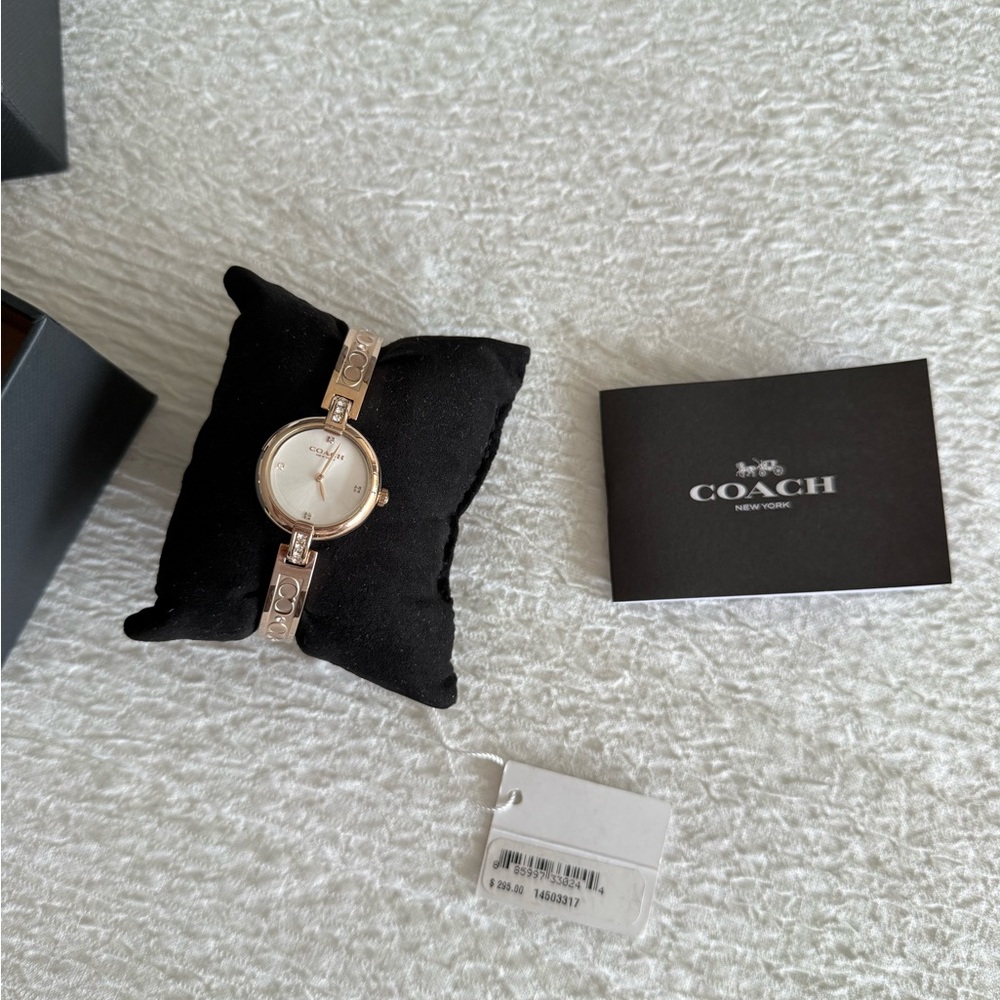 Coach Gold Watch Elegant Accessory - Picture 3 of 7